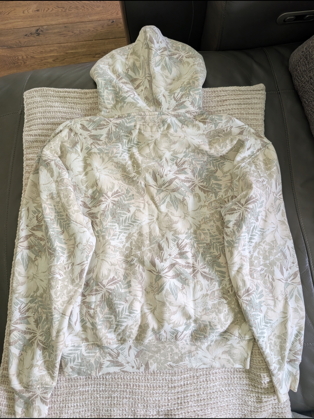 Aeropostale Cream and Sage Floral Zip-Up Hoodie